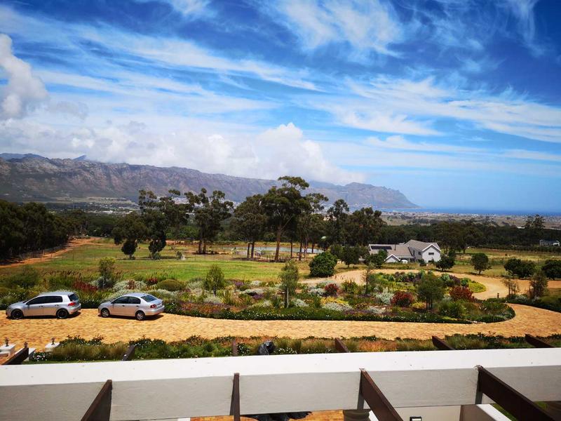 5 Bedroom Property for Sale in Sir Lowrys Pass Village Western Cape